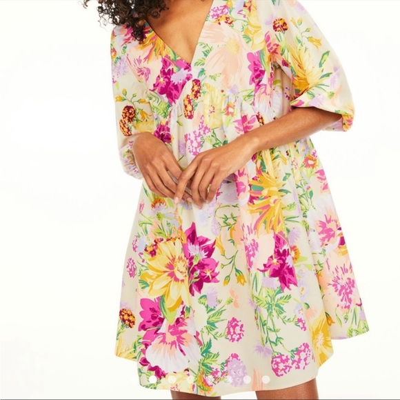 H&M Dresses & Skirts - H&M Floral Dress Size Medium